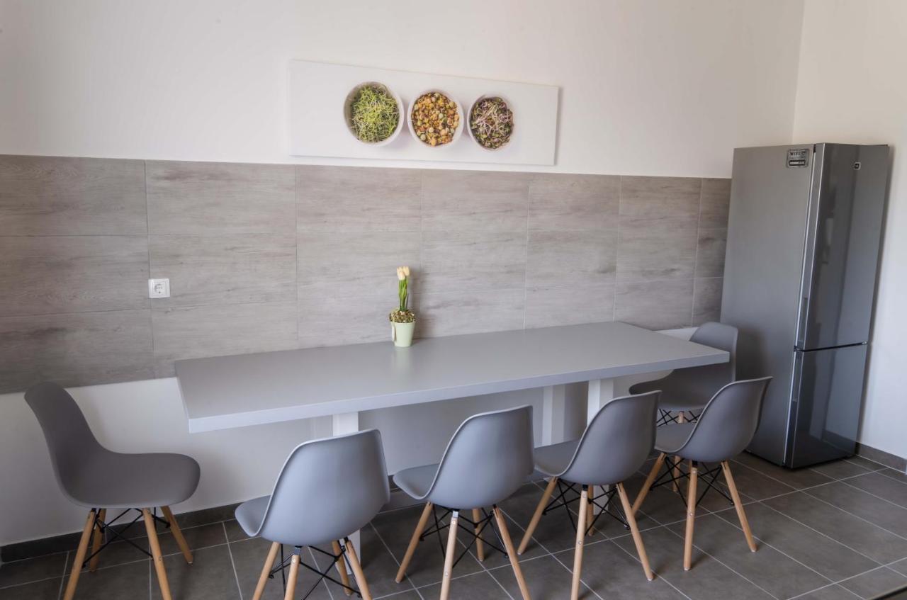 Kunfoglalás Apartmanház Kisujszallas Exterior foto